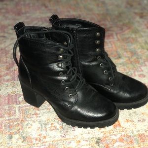BLACK COMBAT BOOTS WITH HEEL